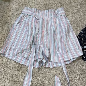 american eagle wrap striped and daisy shorts